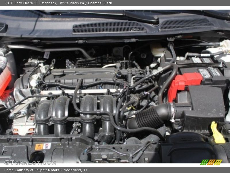 White Platinum / Charcoal Black 2018 Ford Fiesta SE Hatchback