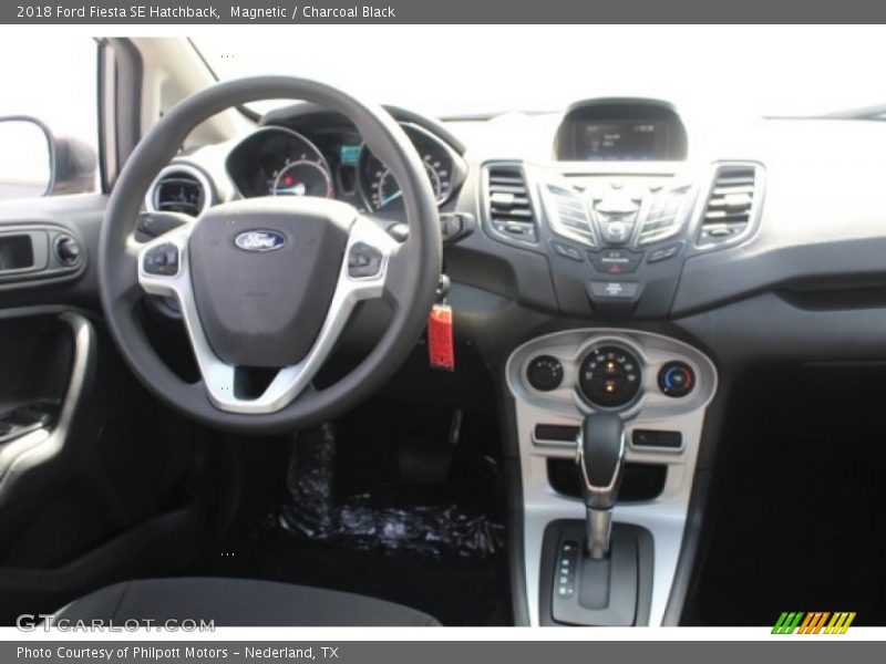 Magnetic / Charcoal Black 2018 Ford Fiesta SE Hatchback