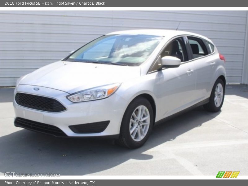 Ingot Silver / Charcoal Black 2018 Ford Focus SE Hatch