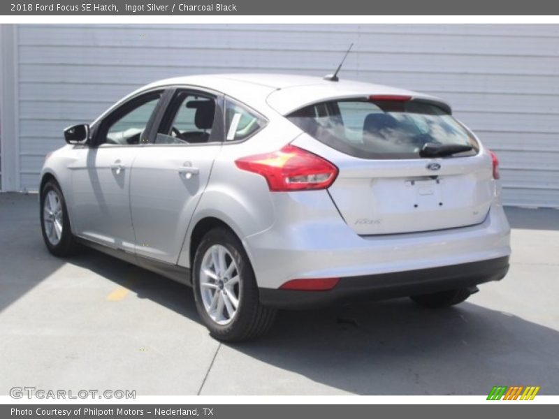 Ingot Silver / Charcoal Black 2018 Ford Focus SE Hatch