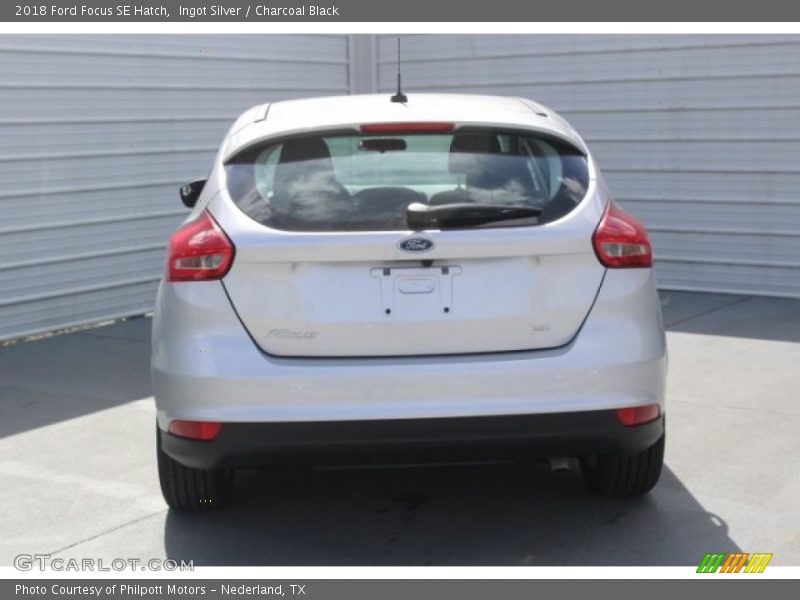 Ingot Silver / Charcoal Black 2018 Ford Focus SE Hatch