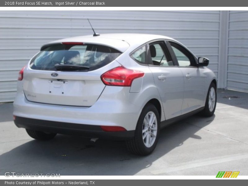 Ingot Silver / Charcoal Black 2018 Ford Focus SE Hatch