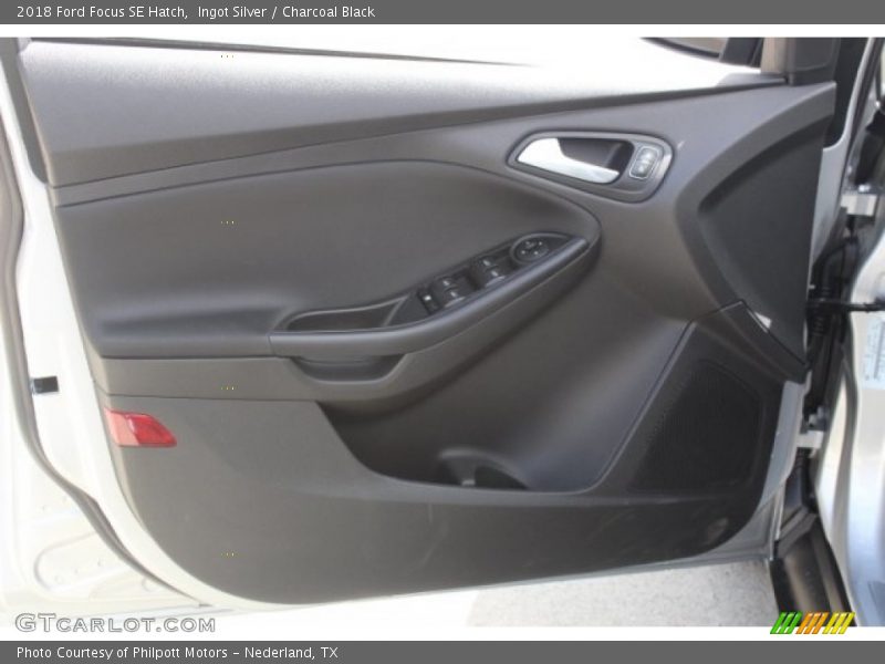 Ingot Silver / Charcoal Black 2018 Ford Focus SE Hatch