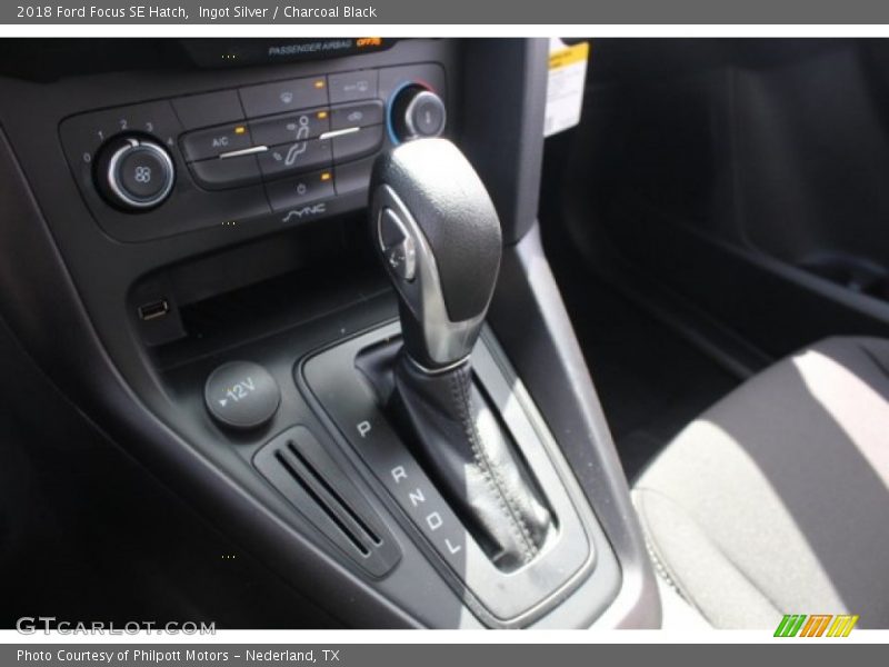 Ingot Silver / Charcoal Black 2018 Ford Focus SE Hatch