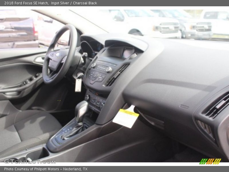 Ingot Silver / Charcoal Black 2018 Ford Focus SE Hatch