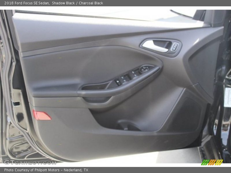 Shadow Black / Charcoal Black 2018 Ford Focus SE Sedan