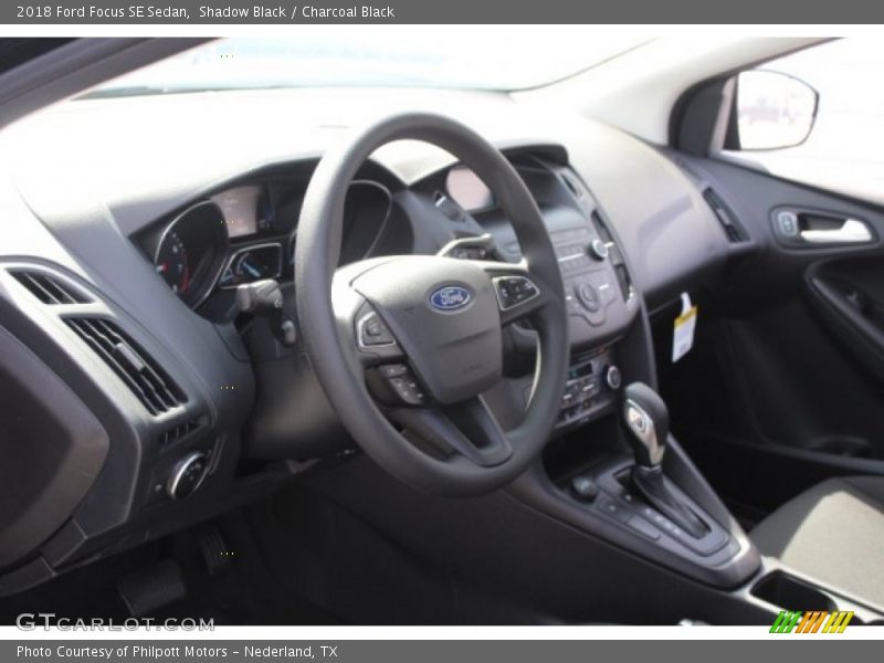 Shadow Black / Charcoal Black 2018 Ford Focus SE Sedan