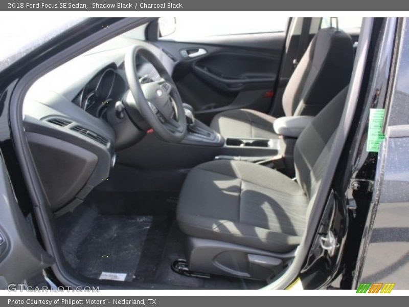 Shadow Black / Charcoal Black 2018 Ford Focus SE Sedan