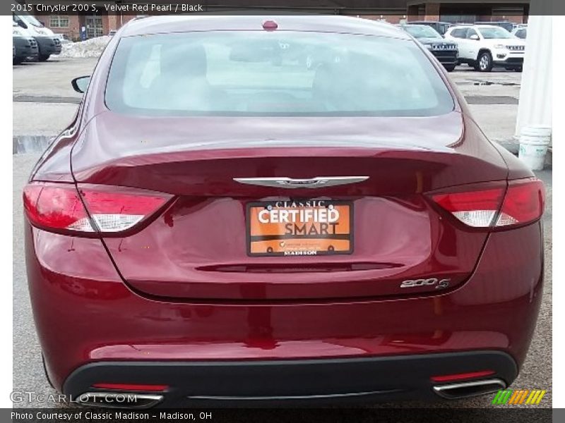Velvet Red Pearl / Black 2015 Chrysler 200 S