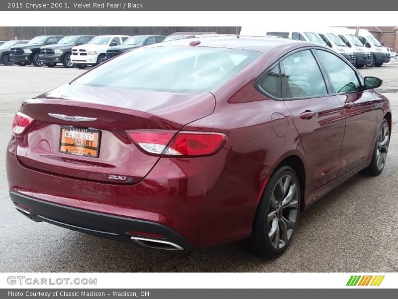 Velvet Red Pearl / Black 2015 Chrysler 200 S