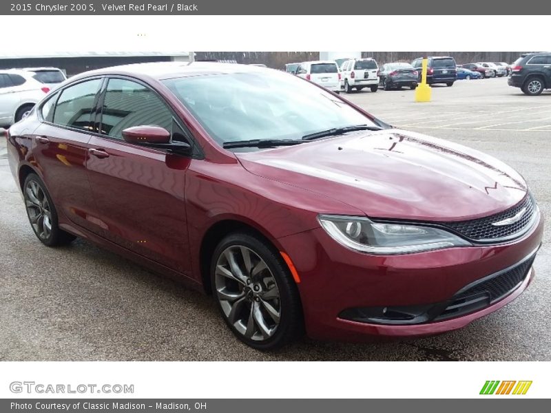 Velvet Red Pearl / Black 2015 Chrysler 200 S