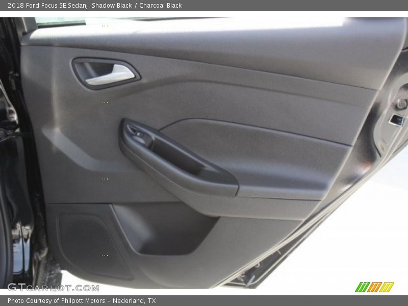 Shadow Black / Charcoal Black 2018 Ford Focus SE Sedan
