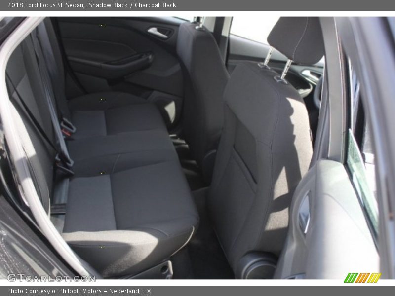 Shadow Black / Charcoal Black 2018 Ford Focus SE Sedan