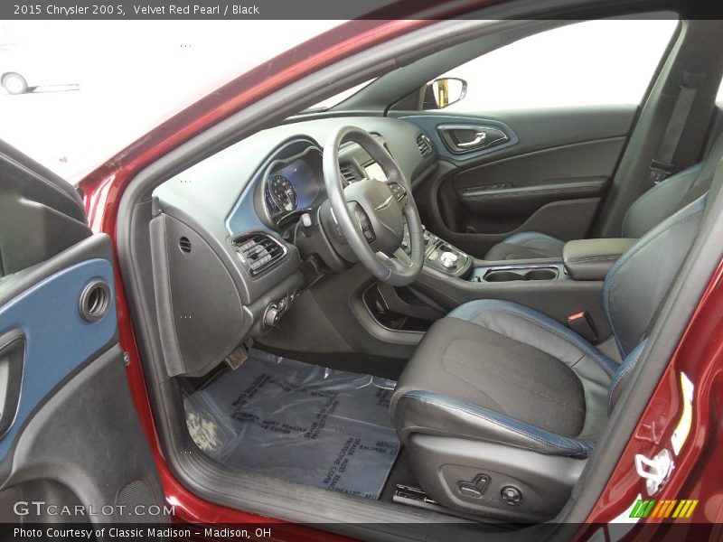Velvet Red Pearl / Black 2015 Chrysler 200 S