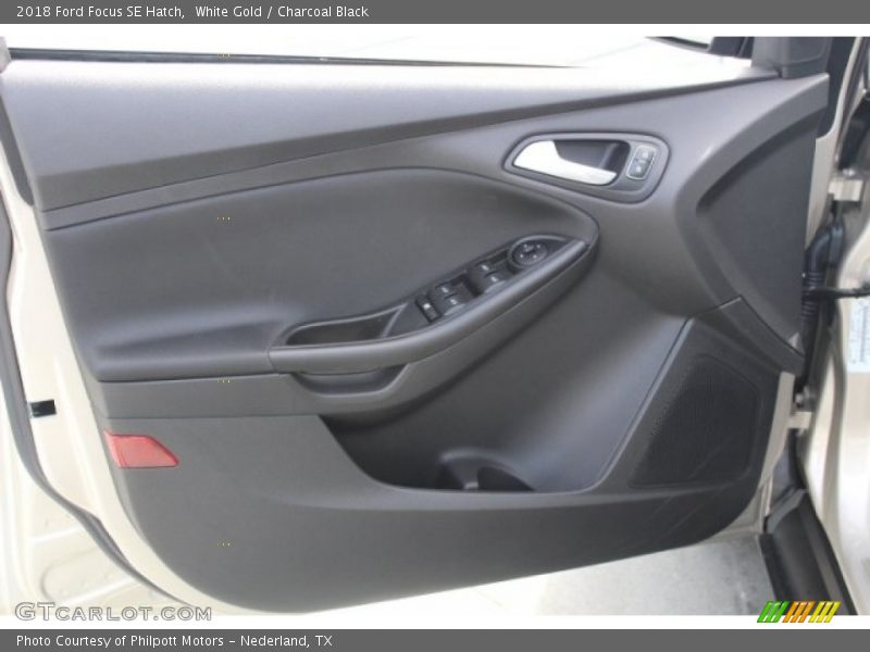 White Gold / Charcoal Black 2018 Ford Focus SE Hatch