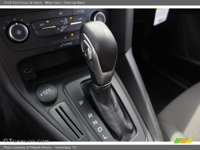 White Gold / Charcoal Black 2018 Ford Focus SE Hatch