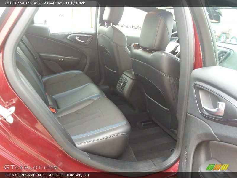 Velvet Red Pearl / Black 2015 Chrysler 200 S