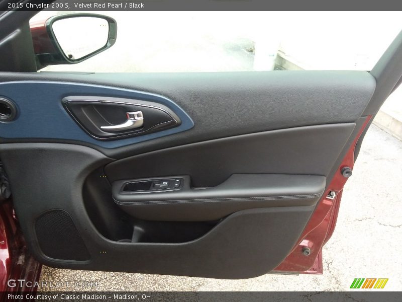 Velvet Red Pearl / Black 2015 Chrysler 200 S