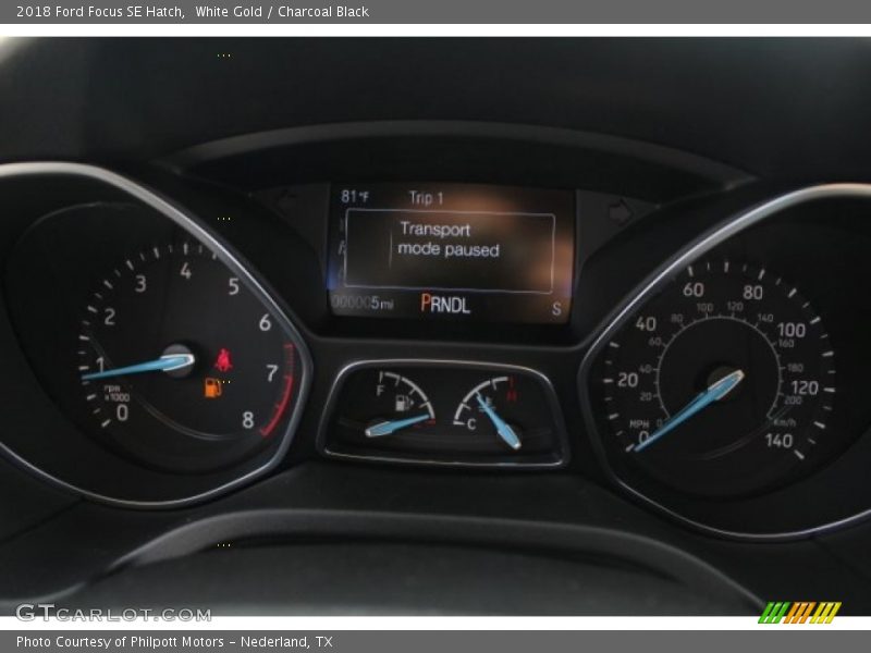 White Gold / Charcoal Black 2018 Ford Focus SE Hatch