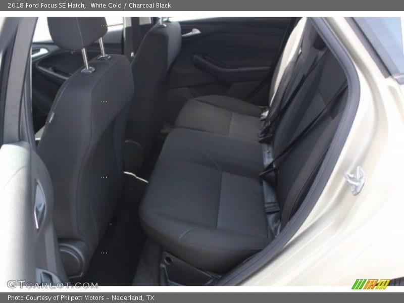 White Gold / Charcoal Black 2018 Ford Focus SE Hatch