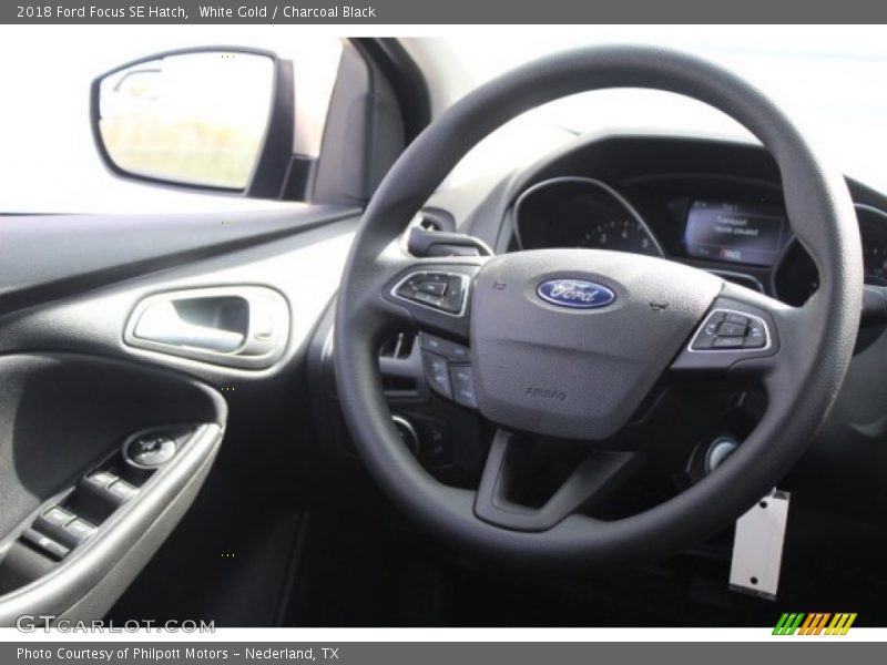 White Gold / Charcoal Black 2018 Ford Focus SE Hatch