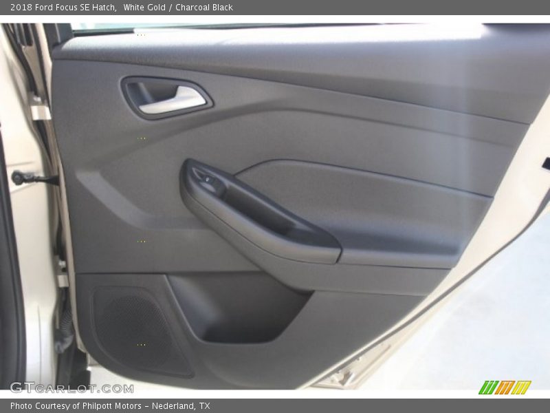 White Gold / Charcoal Black 2018 Ford Focus SE Hatch