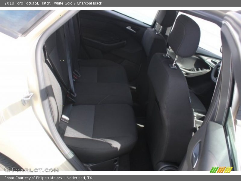 White Gold / Charcoal Black 2018 Ford Focus SE Hatch
