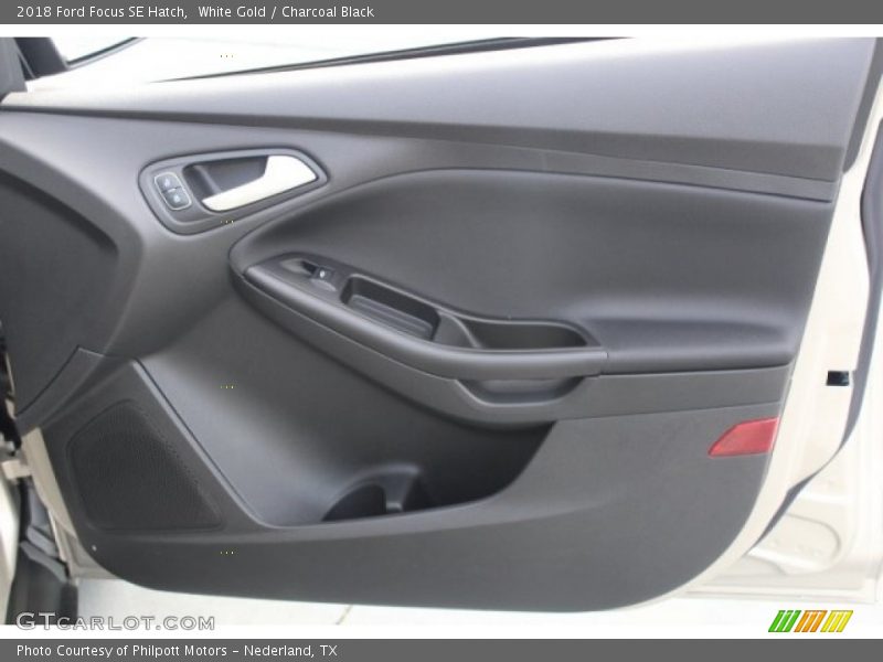 White Gold / Charcoal Black 2018 Ford Focus SE Hatch