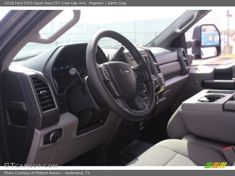 Magnetic / Earth Gray 2018 Ford F250 Super Duty STX Crew Cab 4x4