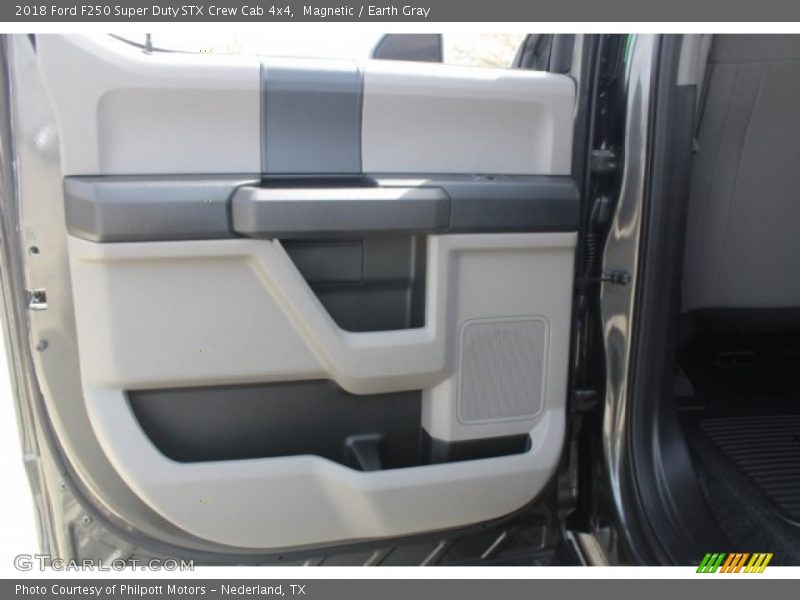 Magnetic / Earth Gray 2018 Ford F250 Super Duty STX Crew Cab 4x4