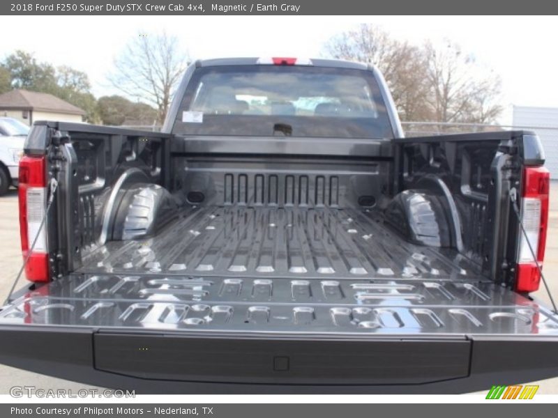 Magnetic / Earth Gray 2018 Ford F250 Super Duty STX Crew Cab 4x4