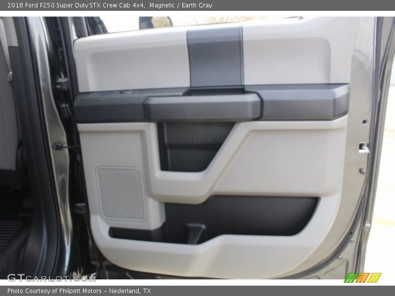 Magnetic / Earth Gray 2018 Ford F250 Super Duty STX Crew Cab 4x4