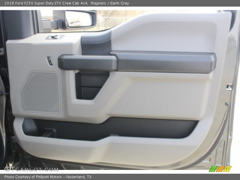 Magnetic / Earth Gray 2018 Ford F250 Super Duty STX Crew Cab 4x4