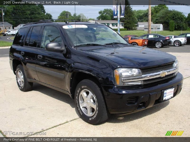 Black / Light Gray 2005 Chevrolet TrailBlazer LS 4x4