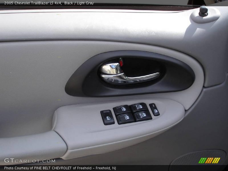 Black / Light Gray 2005 Chevrolet TrailBlazer LS 4x4