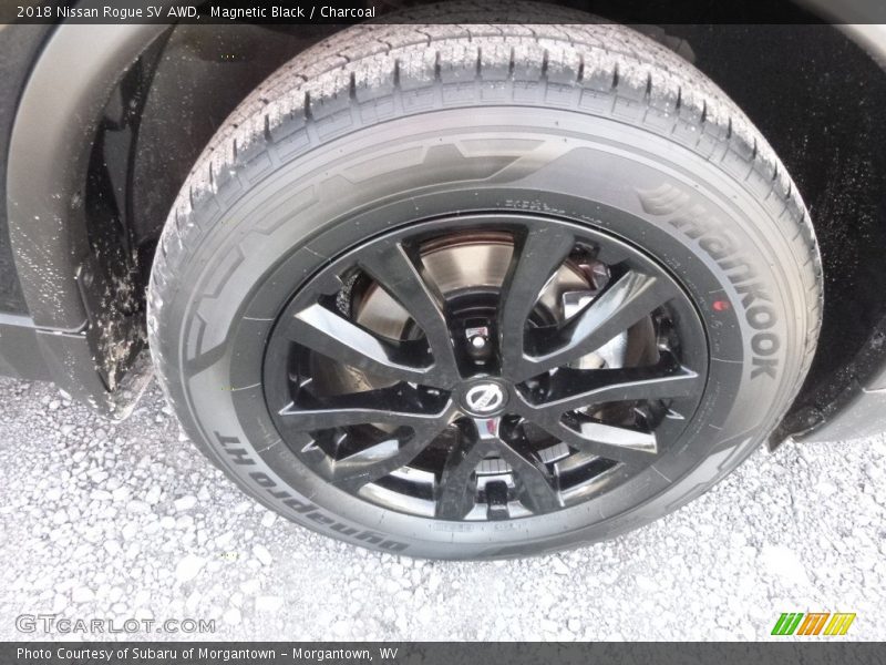 Magnetic Black / Charcoal 2018 Nissan Rogue SV AWD