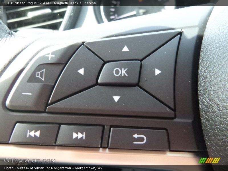 Magnetic Black / Charcoal 2018 Nissan Rogue SV AWD