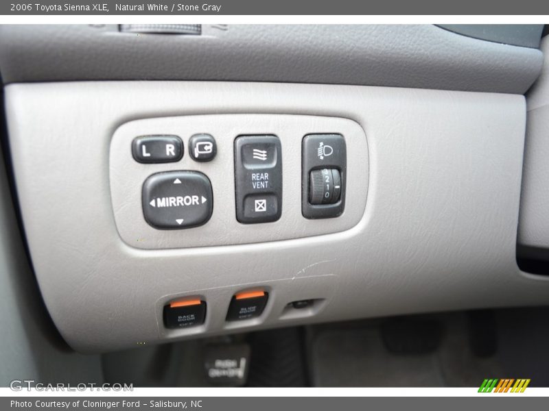 Natural White / Stone Gray 2006 Toyota Sienna XLE