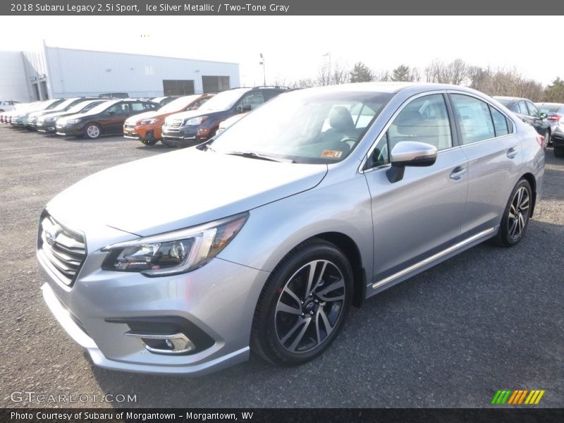 Ice Silver Metallic / Two-Tone Gray 2018 Subaru Legacy 2.5i Sport