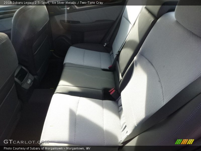 Ice Silver Metallic / Two-Tone Gray 2018 Subaru Legacy 2.5i Sport