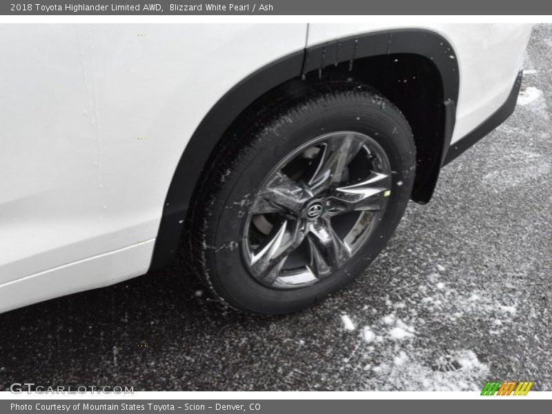 Blizzard White Pearl / Ash 2018 Toyota Highlander Limited AWD