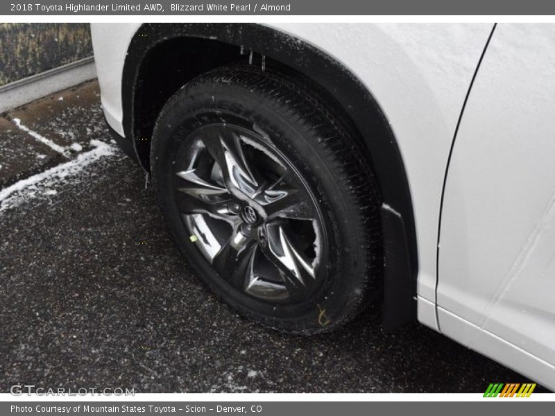 Blizzard White Pearl / Almond 2018 Toyota Highlander Limited AWD