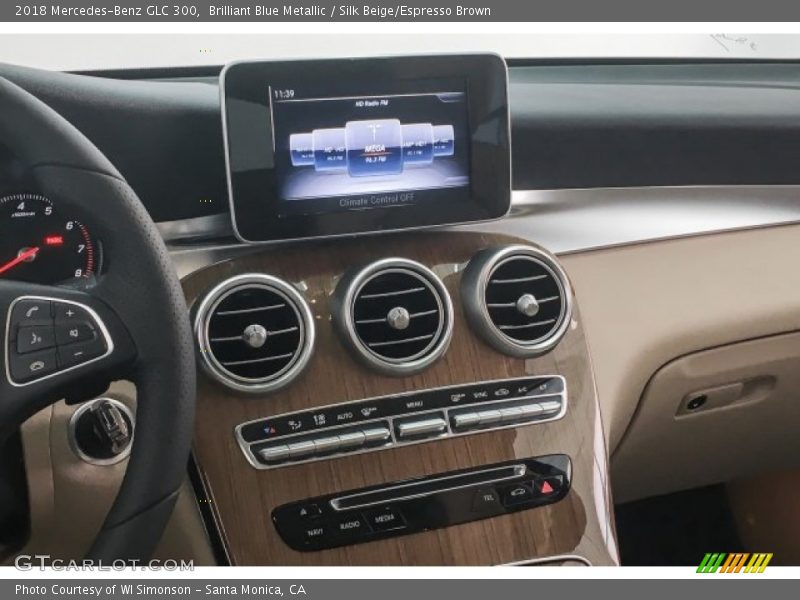 Brilliant Blue Metallic / Silk Beige/Espresso Brown 2018 Mercedes-Benz GLC 300