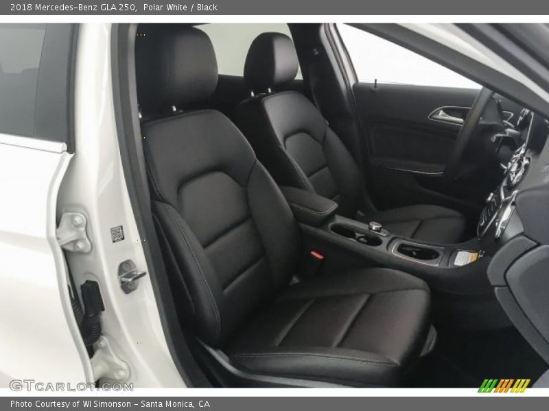 Polar White / Black 2018 Mercedes-Benz GLA 250