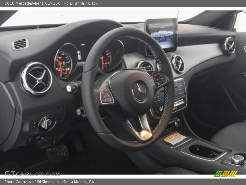 Polar White / Black 2018 Mercedes-Benz GLA 250