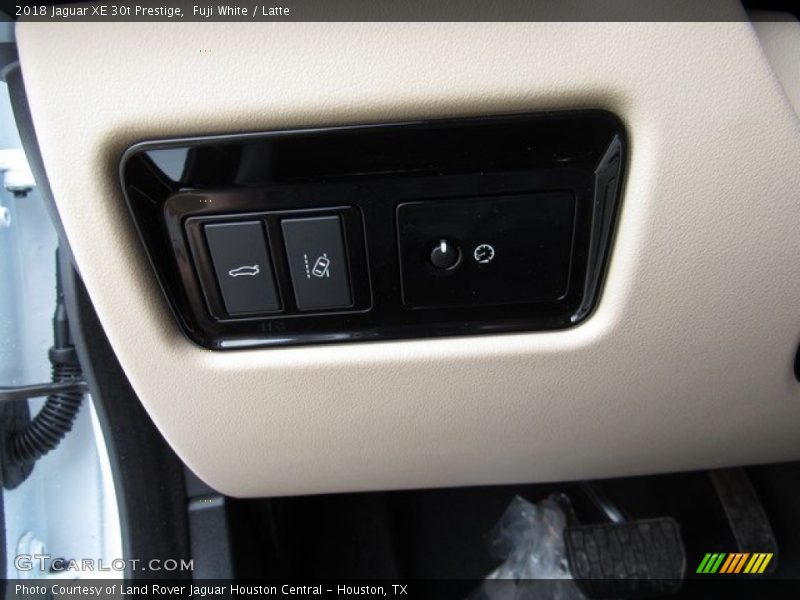 Fuji White / Latte 2018 Jaguar XE 30t Prestige