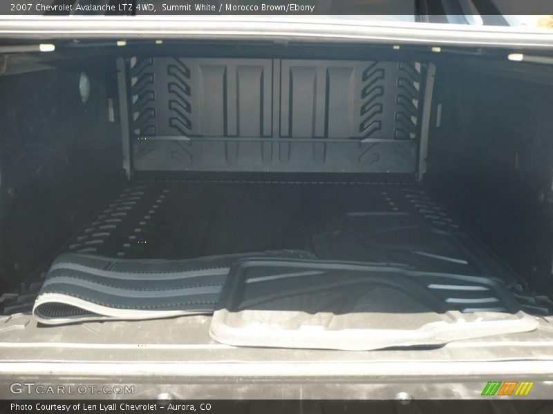 Summit White / Morocco Brown/Ebony 2007 Chevrolet Avalanche LTZ 4WD