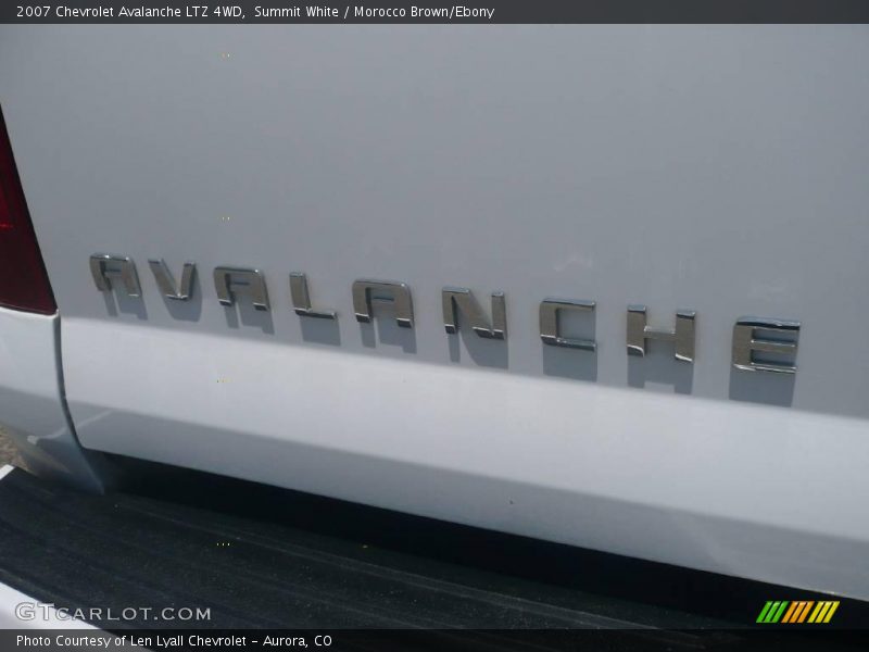 Summit White / Morocco Brown/Ebony 2007 Chevrolet Avalanche LTZ 4WD