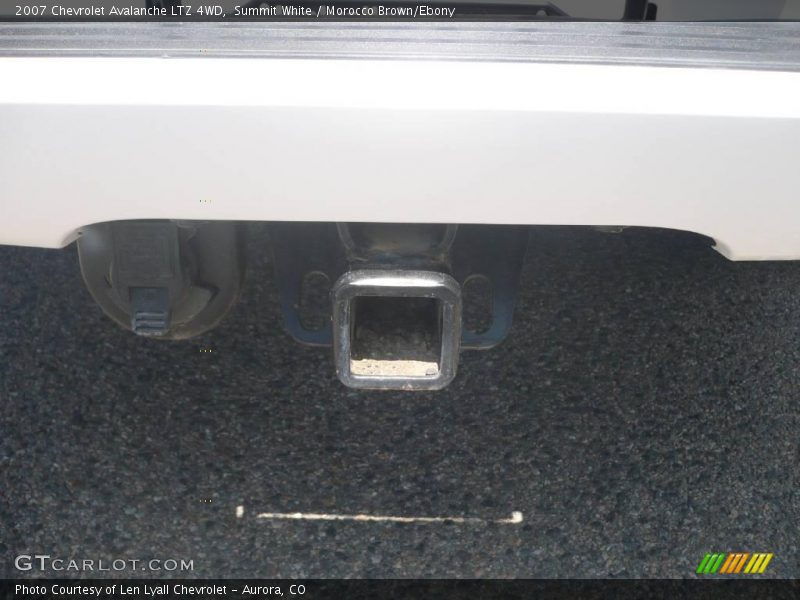 Summit White / Morocco Brown/Ebony 2007 Chevrolet Avalanche LTZ 4WD