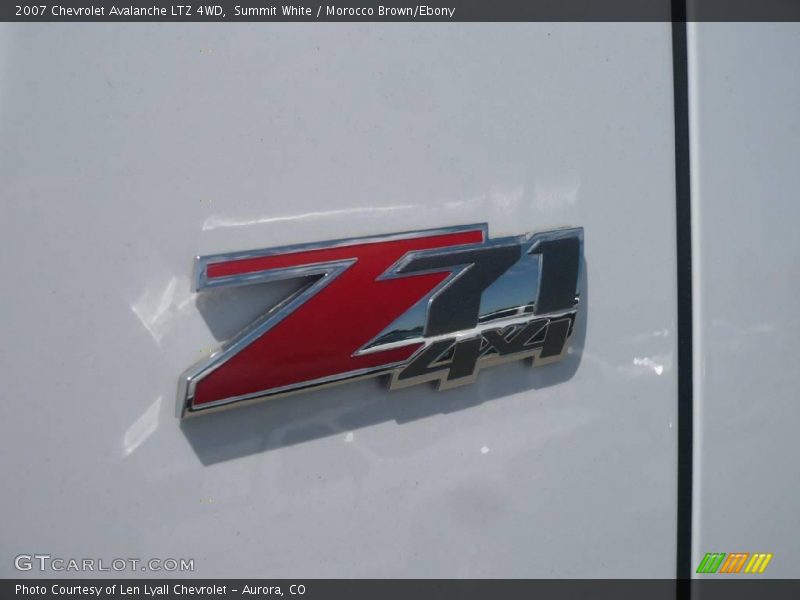 Summit White / Morocco Brown/Ebony 2007 Chevrolet Avalanche LTZ 4WD